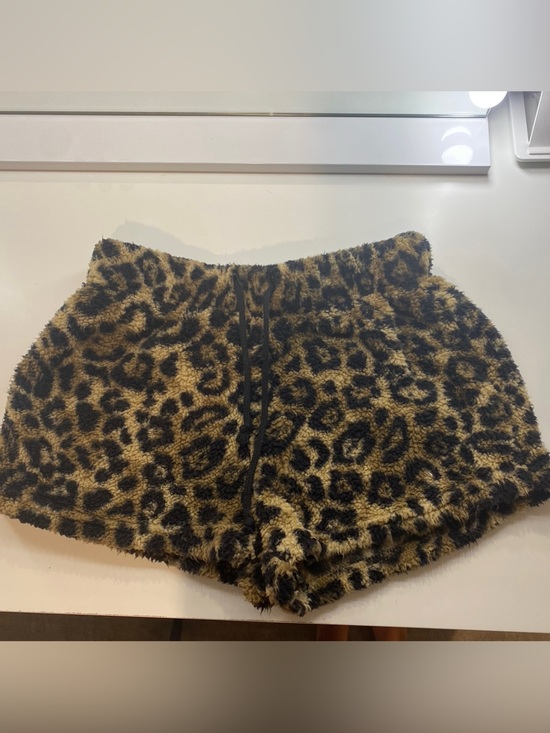 No Boundaries Pants - No Boundaries Leopard Sherpa Shorts - Black & Camel Fuzzy Soft Drawstring XS 0-1